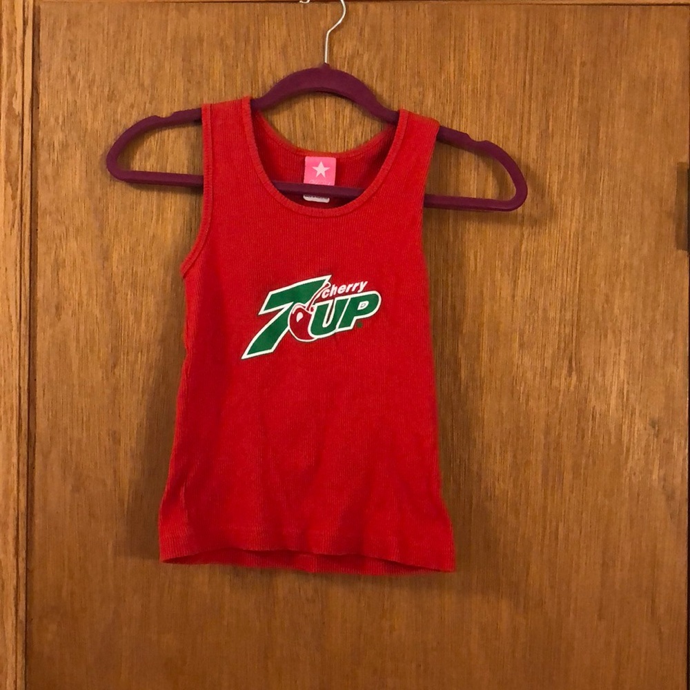 Cute vintage 7UP crop top